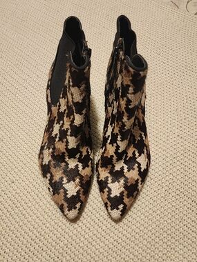 Preston & York Calf Hair Women’s Pointed Ankle Boots In Brown/Blk Houndstooth